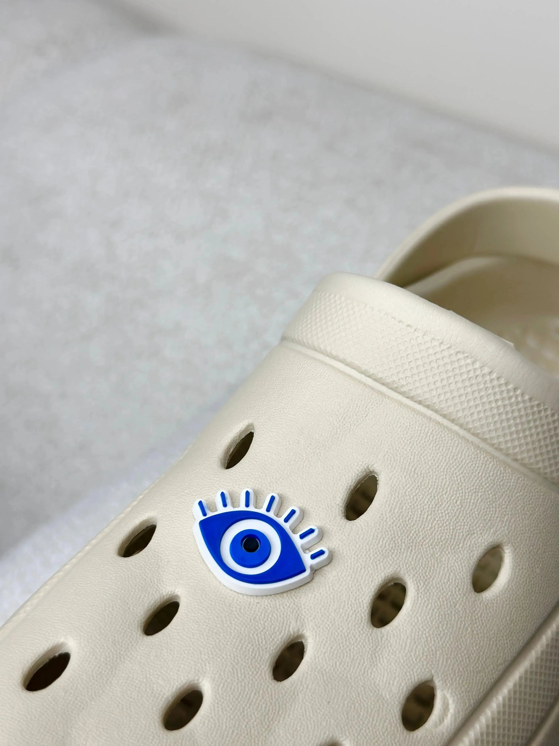 Oeil bleu ZINA