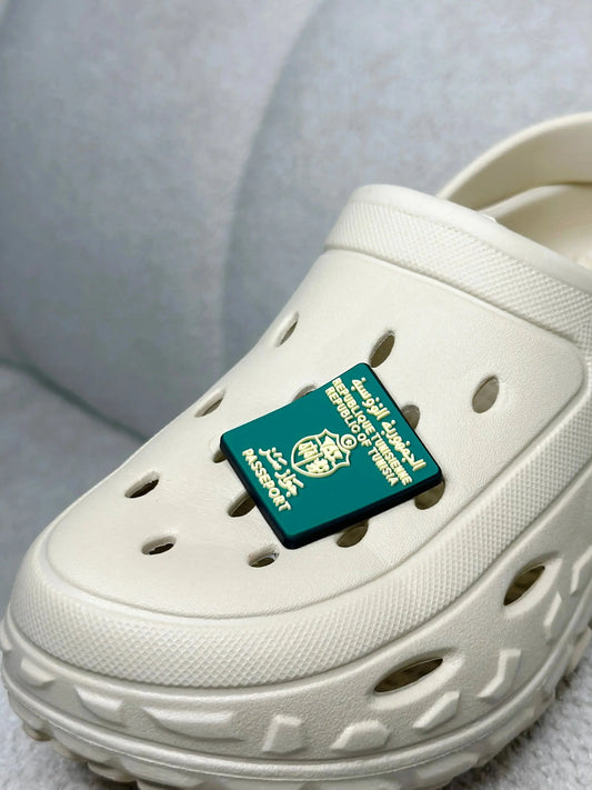 Pins crocs Passeport Tunisien ZINA