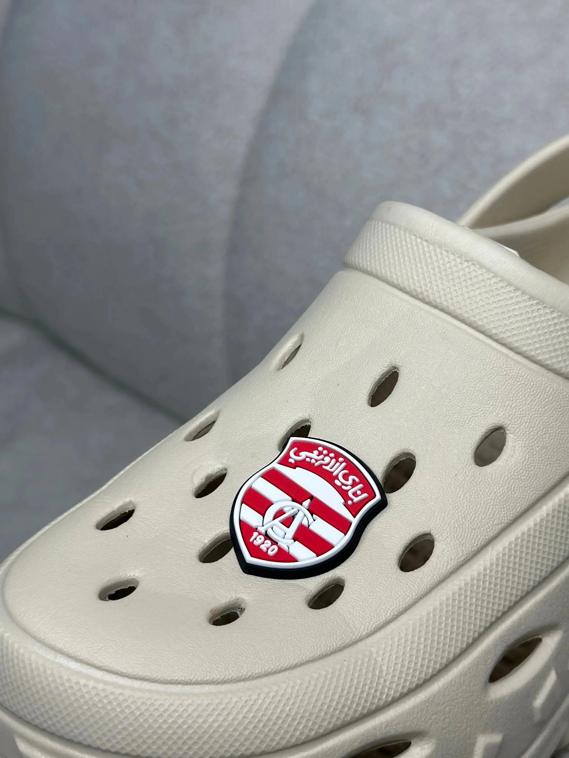 Pins Club Africain “CA” - Badge officiel rouge & blanc ZINA